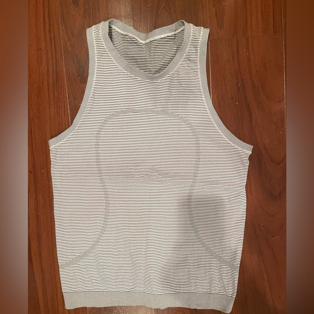 Lululemon tank top